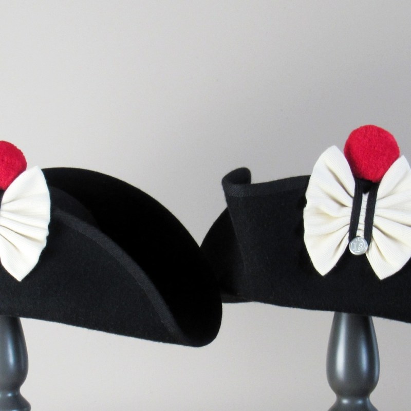 Uniform – Chapeaus!